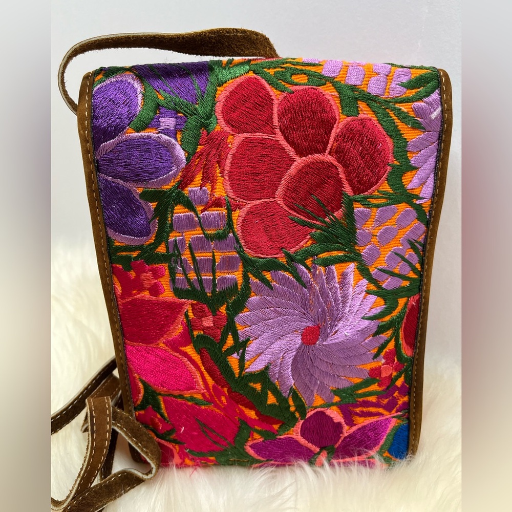 Boho Handcrafted in Guatemala Vibrant Embroidered & Leather Floral Crossbody - Picture 6 of 12